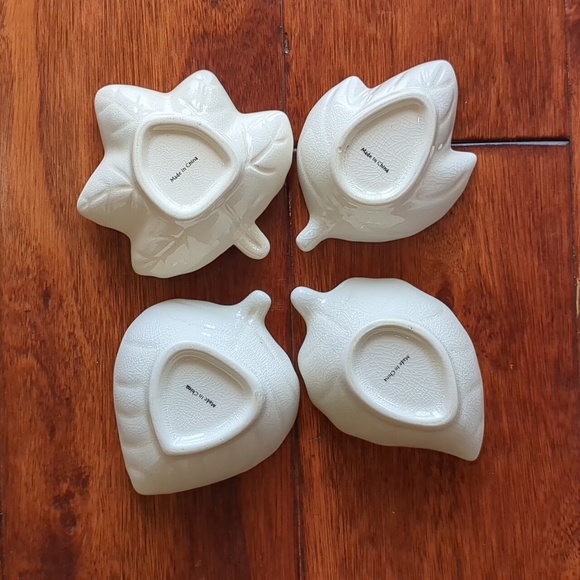 Ceramic White Leaf Condiment Dishes - Picture 3 of 12
